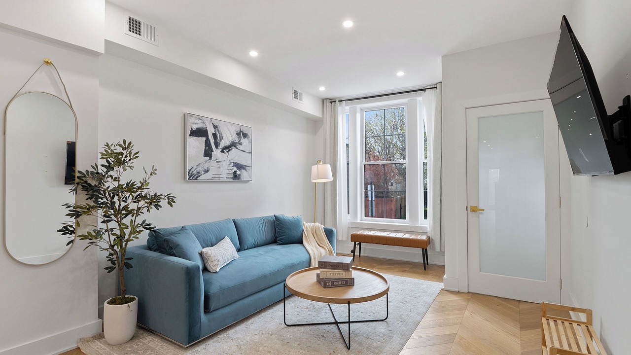 Photo of Livingroom in West Side