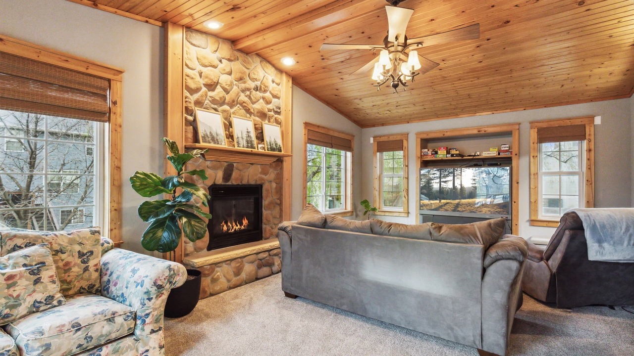Photo of Livingroom in Shakopee