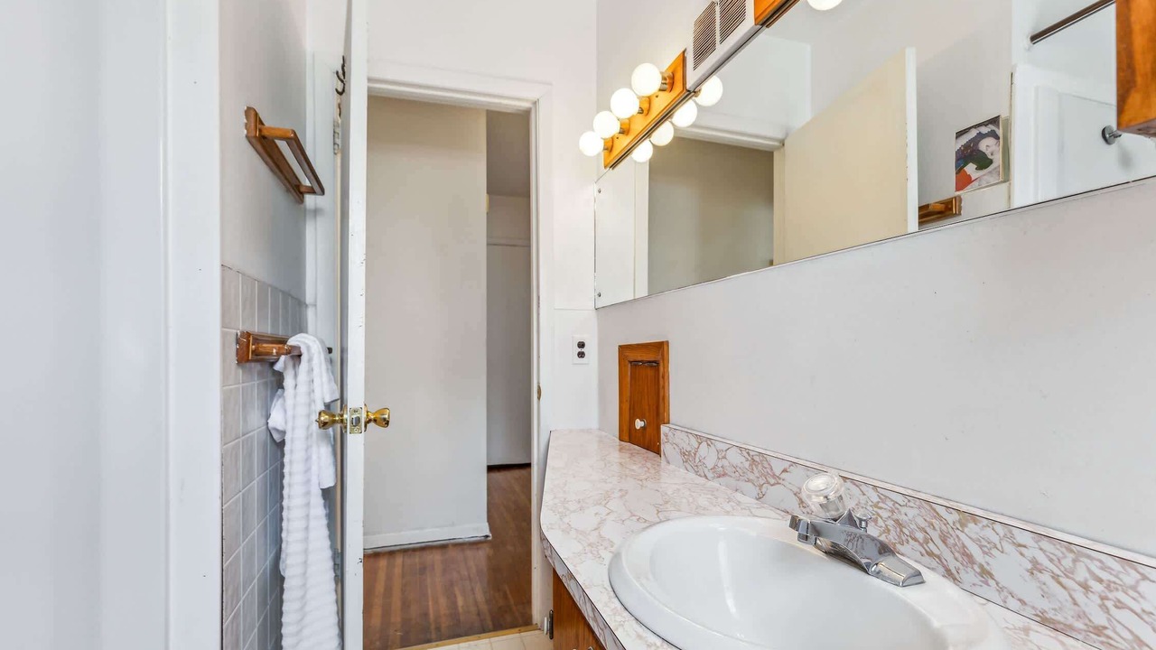 Photo of Bathroom in Crystal