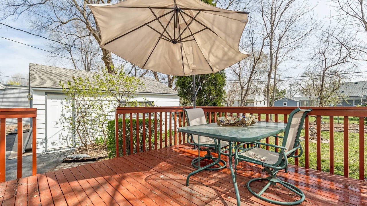 Photo of Outdoor in Crystal