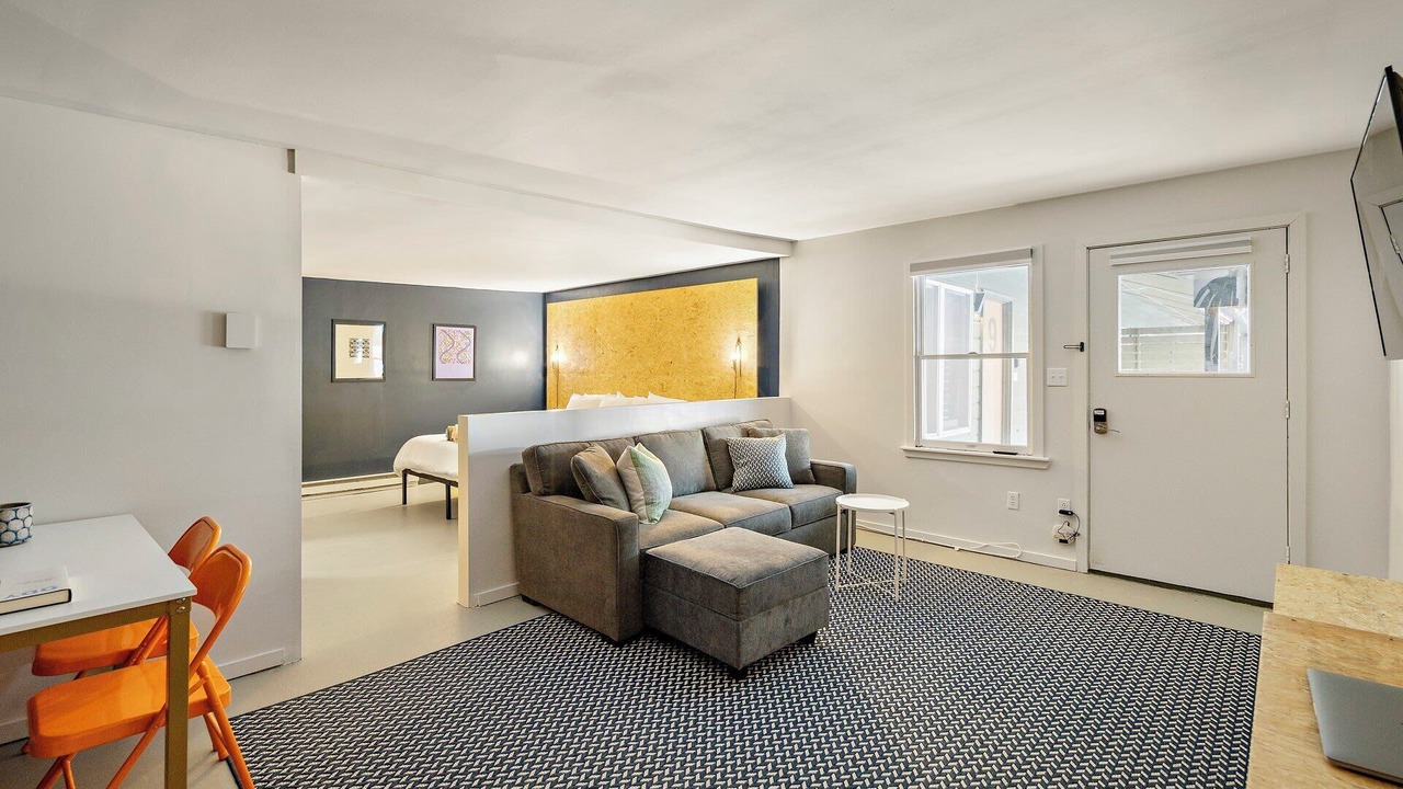 Photo of Livingroom in Hillsdale