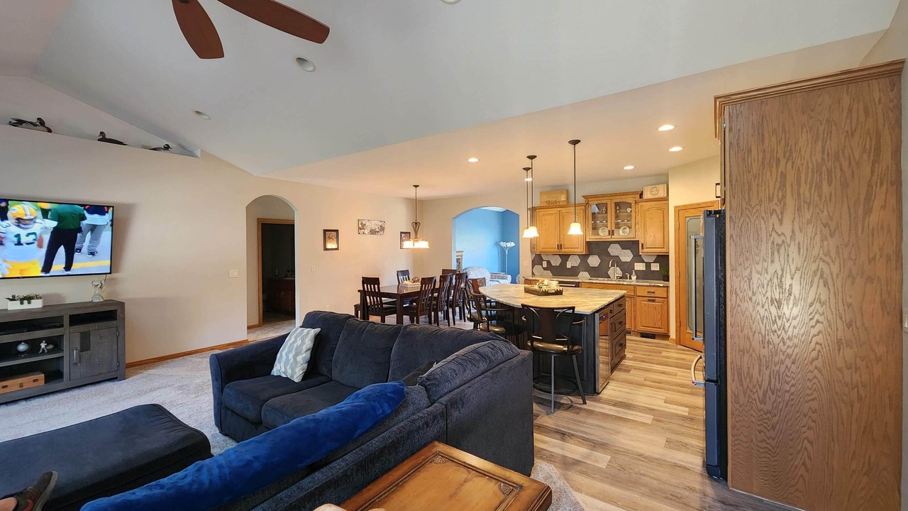 Photo of Livingroom in Black Wolf