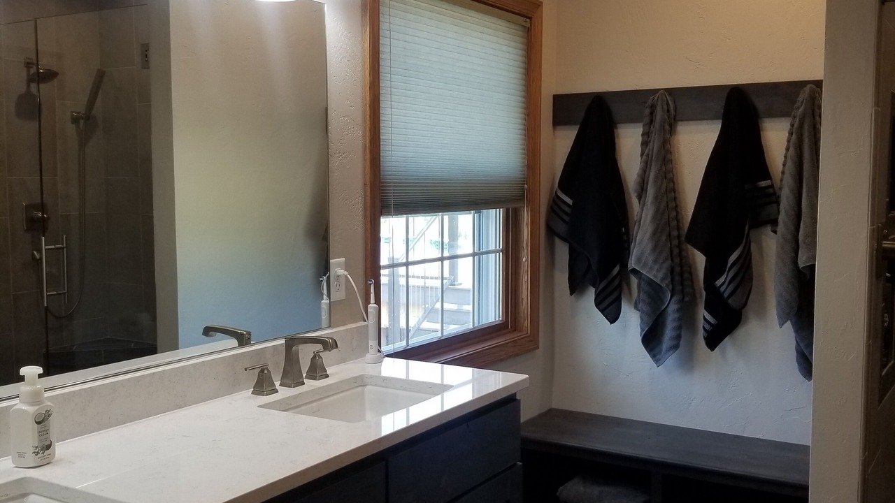 Photo of Bathroom in Black Wolf