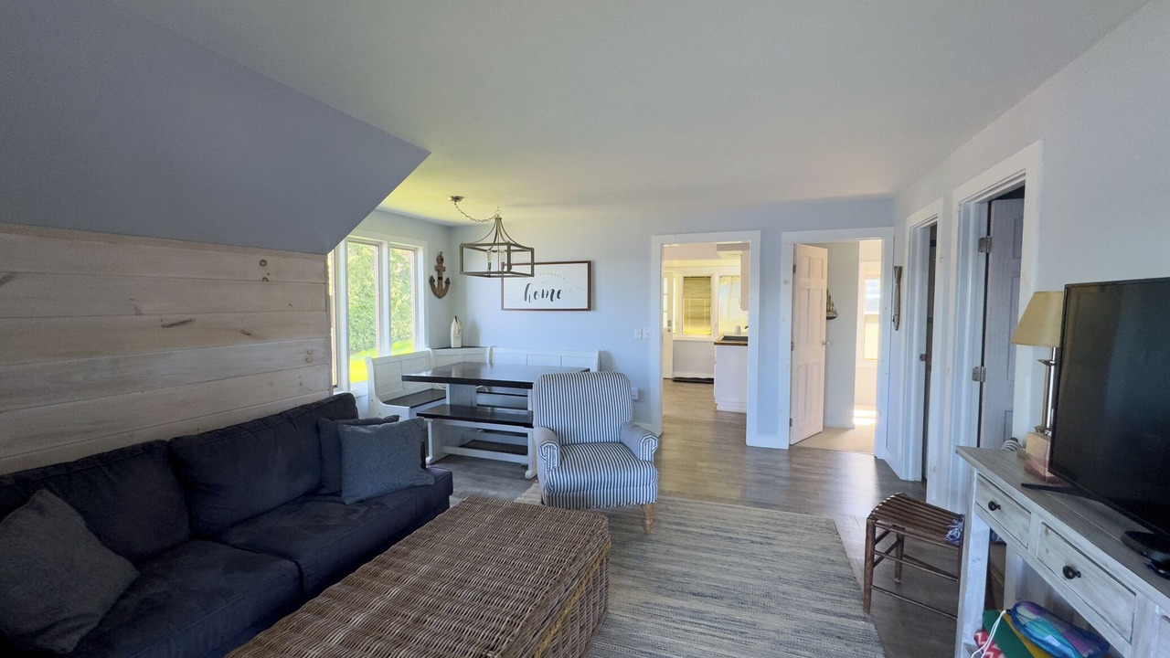 Photo of Livingroom in Malletts Bay