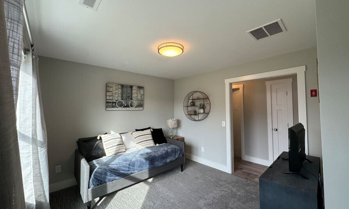 Photo of Bedroom in Wakefield-Peacedale