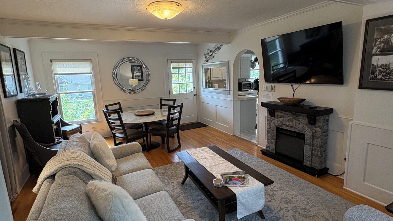 Photo of Livingroom in Hudson