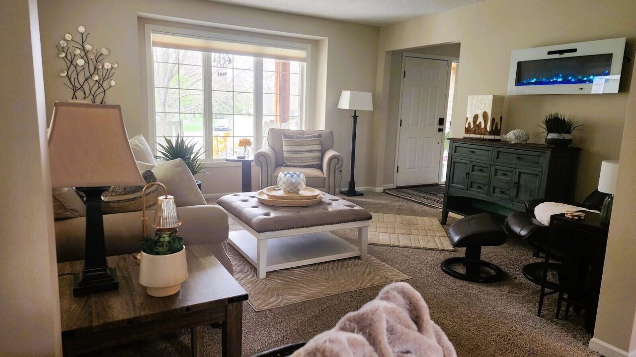 Photo of Livingroom in Burnsville