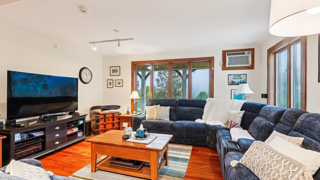 Photo of Livingroom in Stowe Hollow