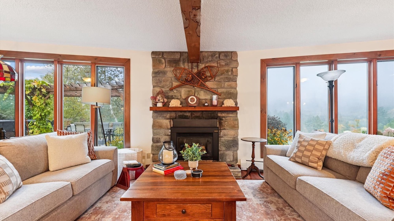 Photo of Livingroom in Stowe Hollow
