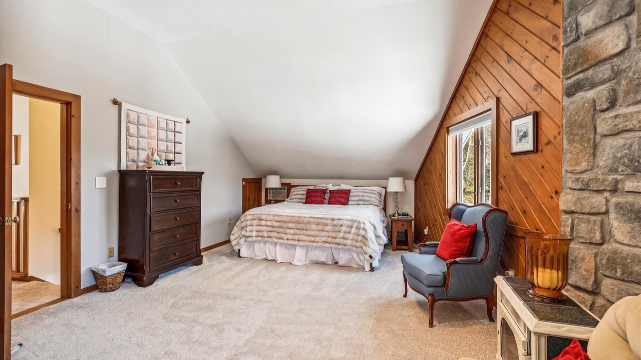 Photo of Bedroom in Stowe Hollow