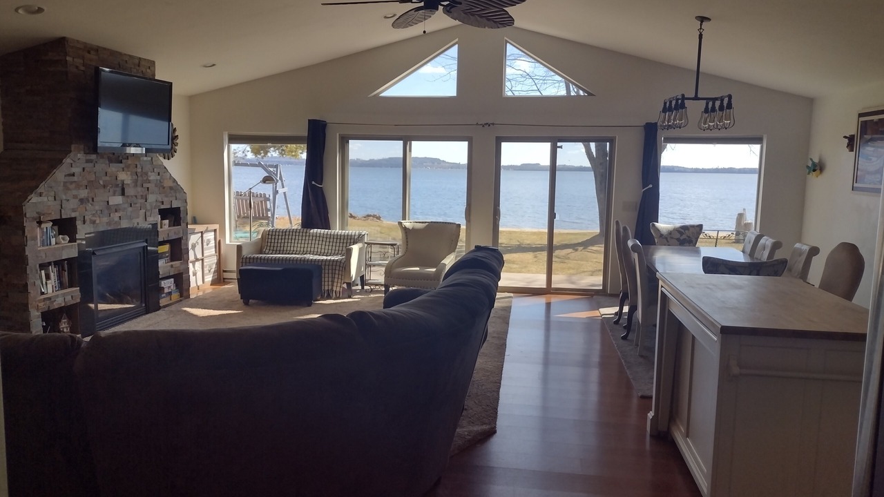 Photo of Livingroom in Shawano