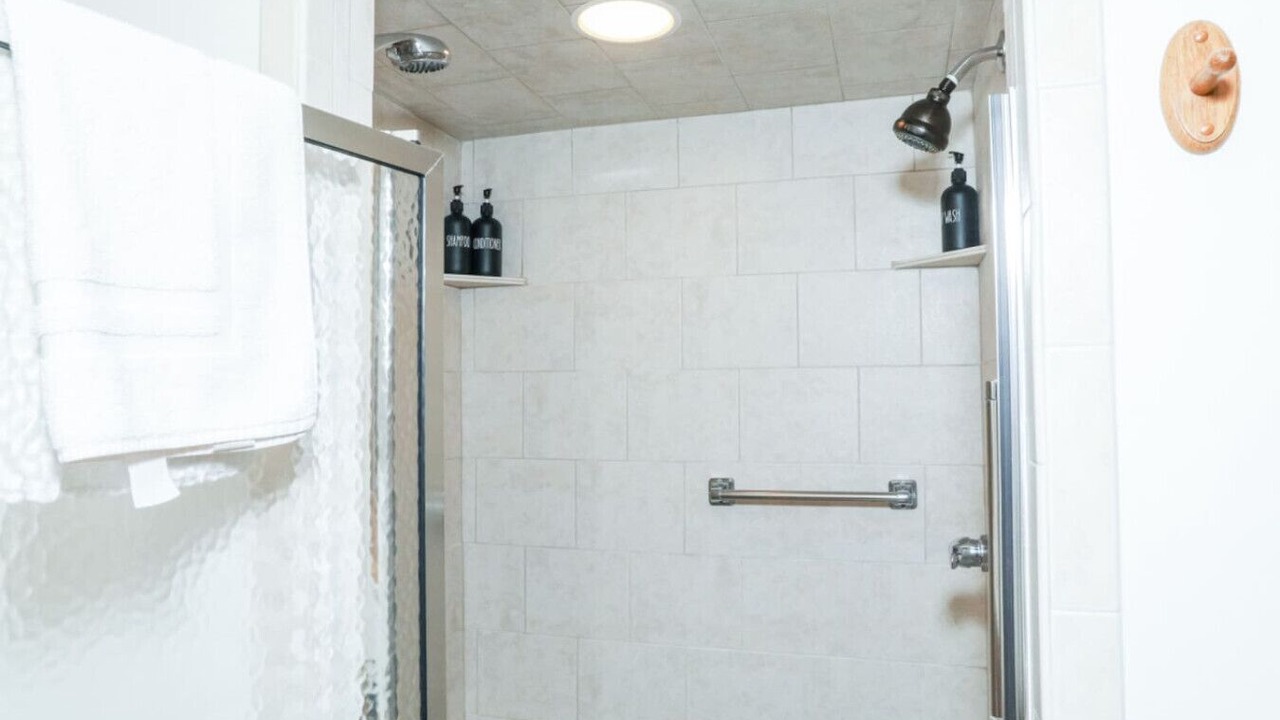 Photo of Bathroom in Peters Creek