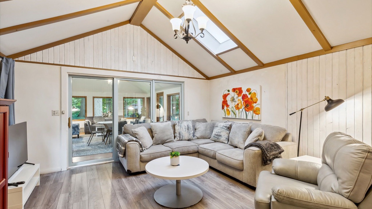 Photo of Livingroom in Richmond Heights