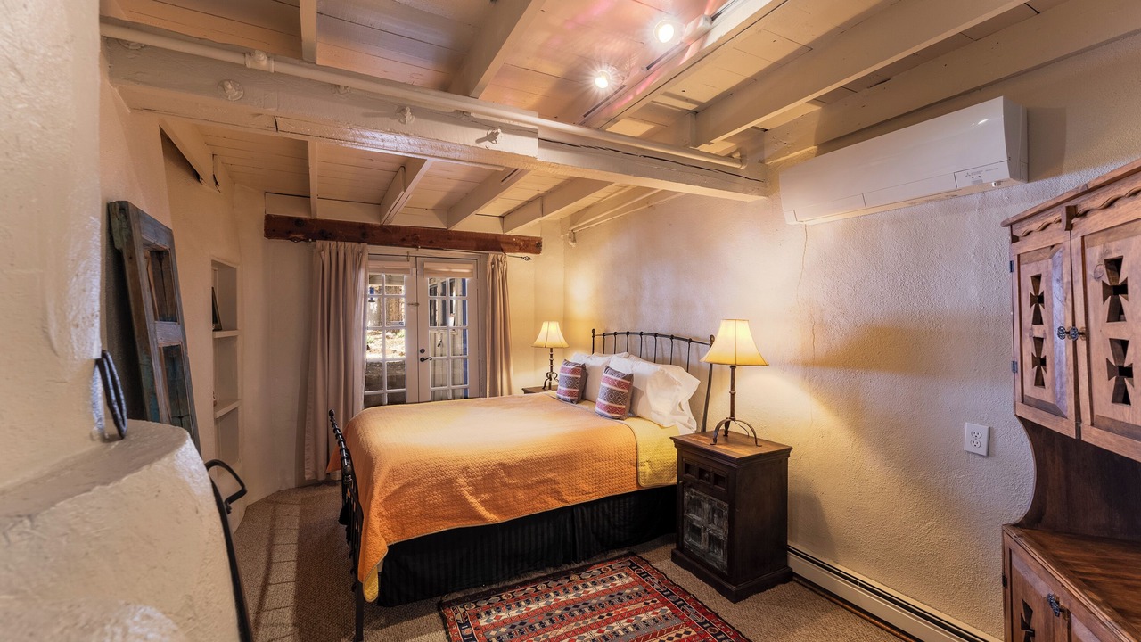 Photo of Bedroom in Tesuque