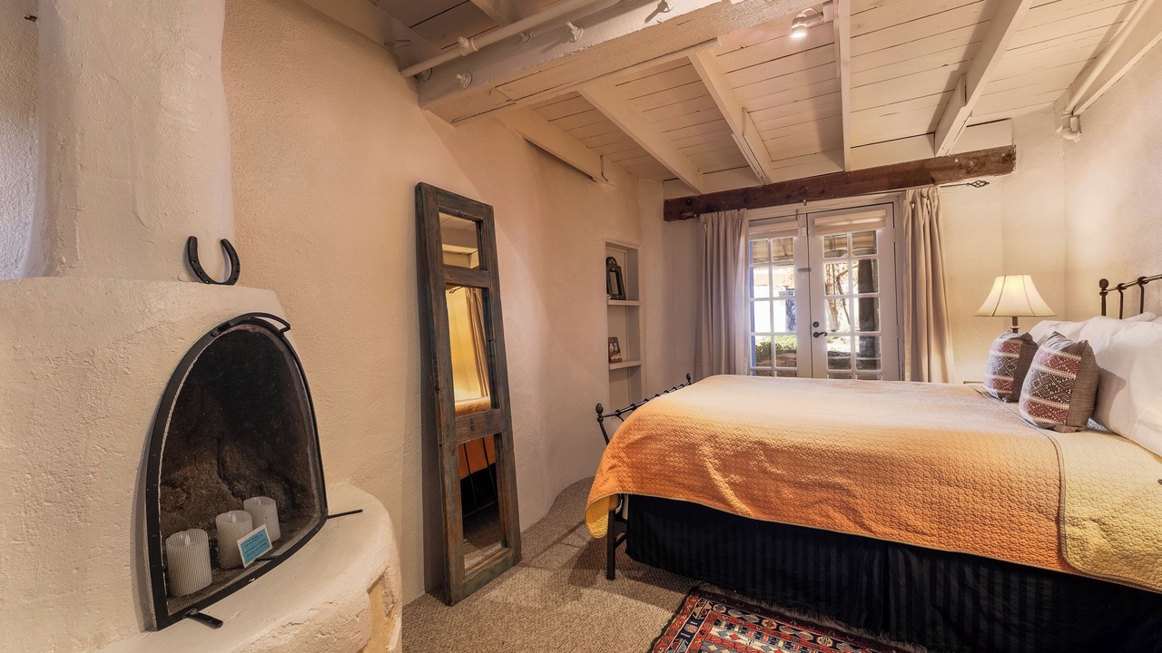 Photo of Bedroom in Tesuque