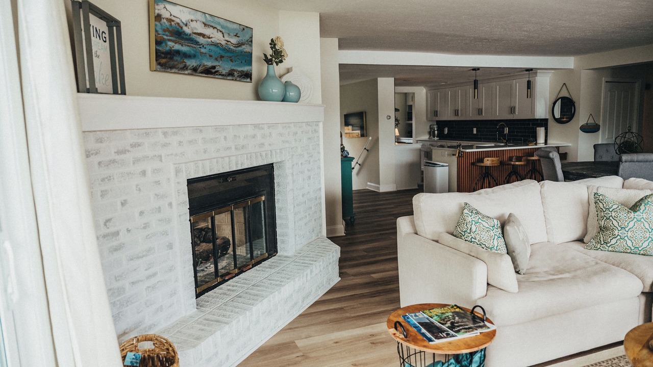 Photo of Livingroom in Akron
