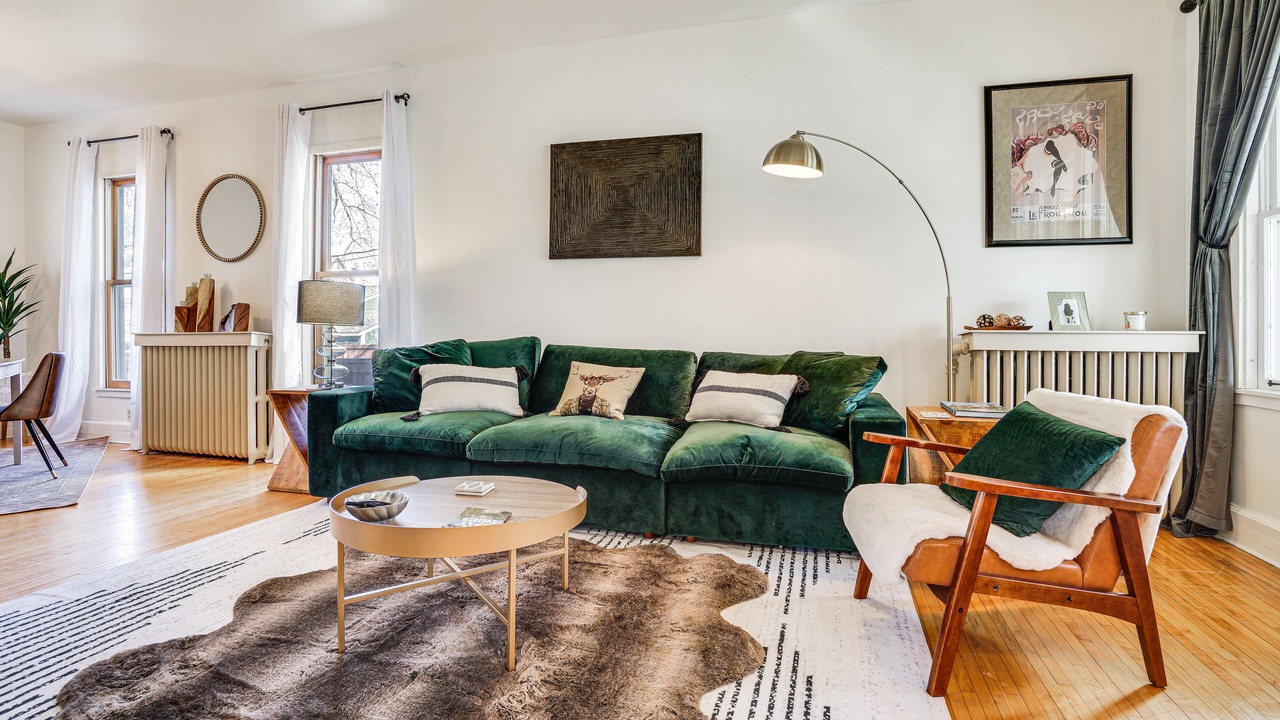 Photo of Bedroom in Summit - University