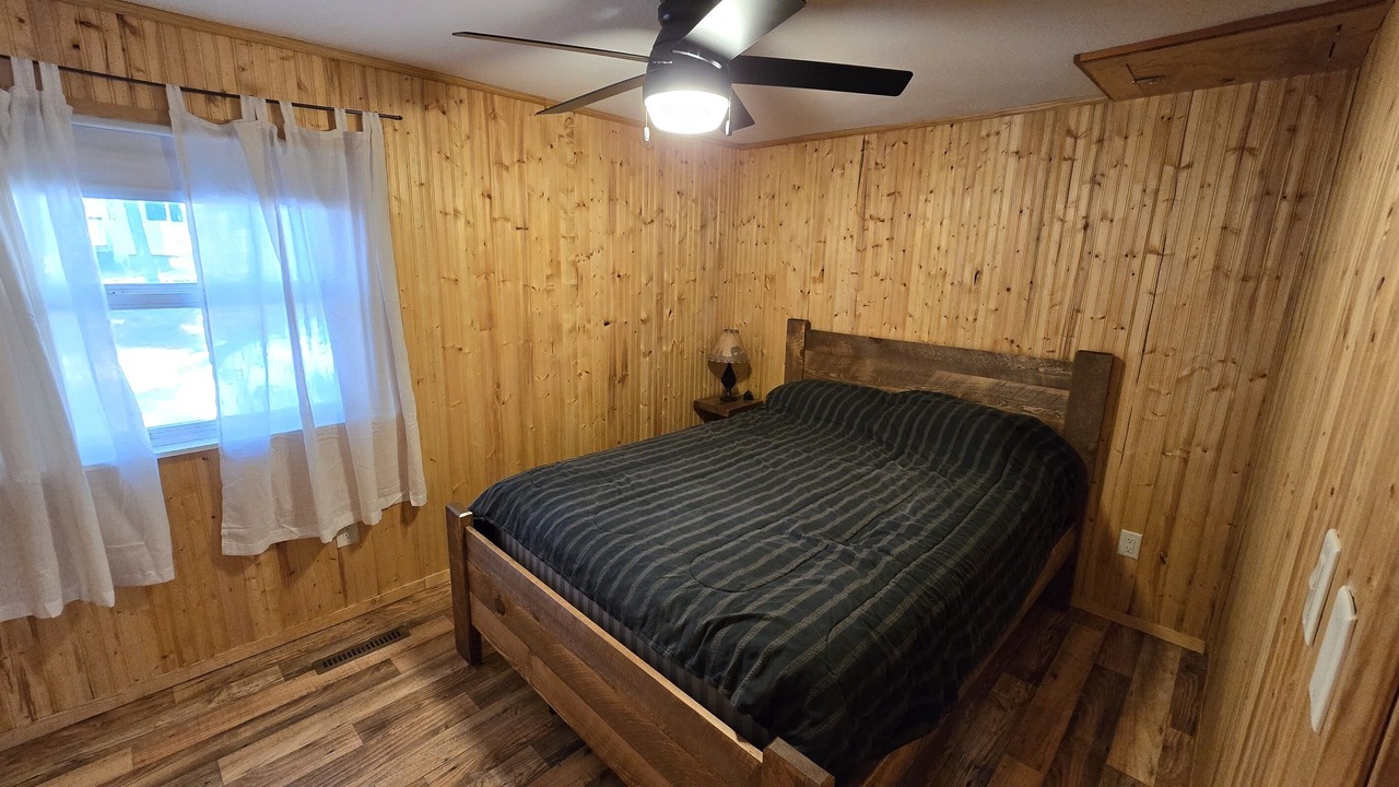 Photo of Bedroom in Tomahawk