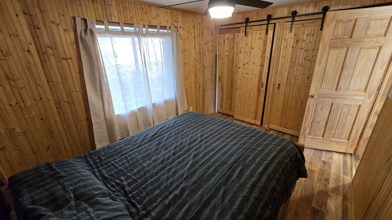 Photo of Bedroom in Tomahawk
