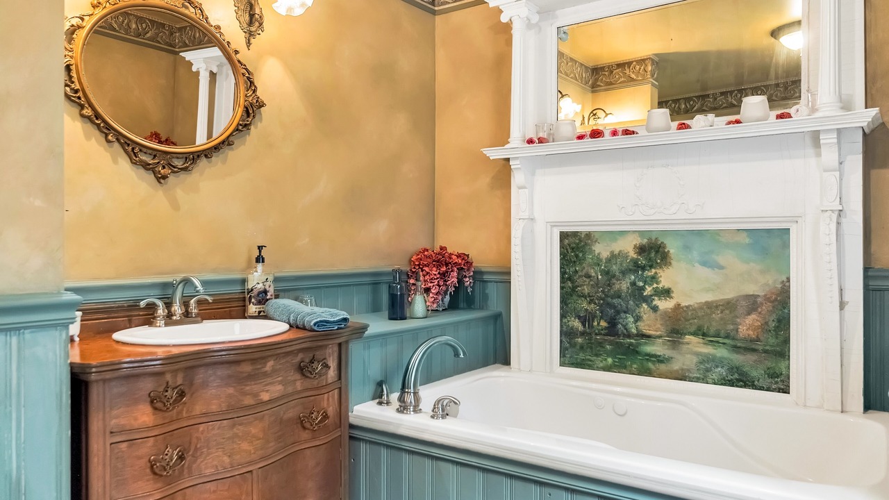 Photo of Bathroom in Franklin Springs