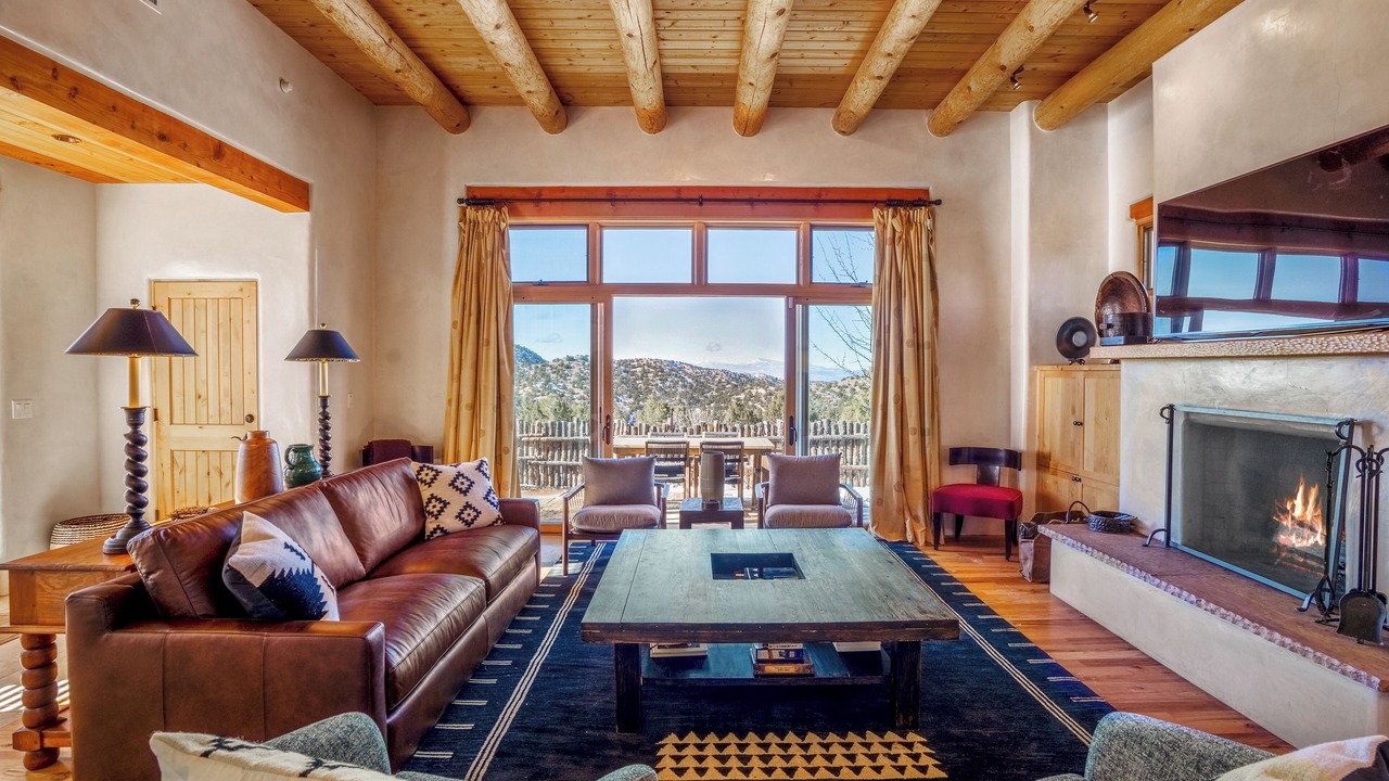 Photo of Livingroom in Tesuque