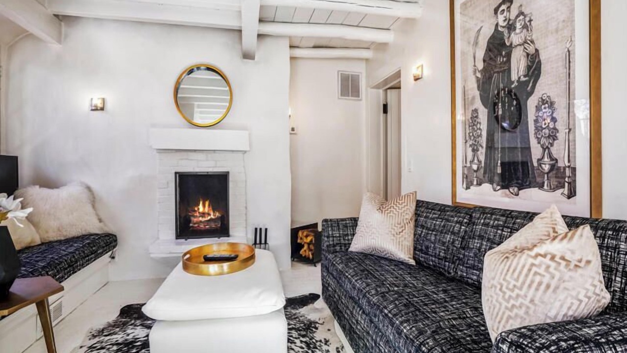 Photo of Livingroom in Historic Eastside