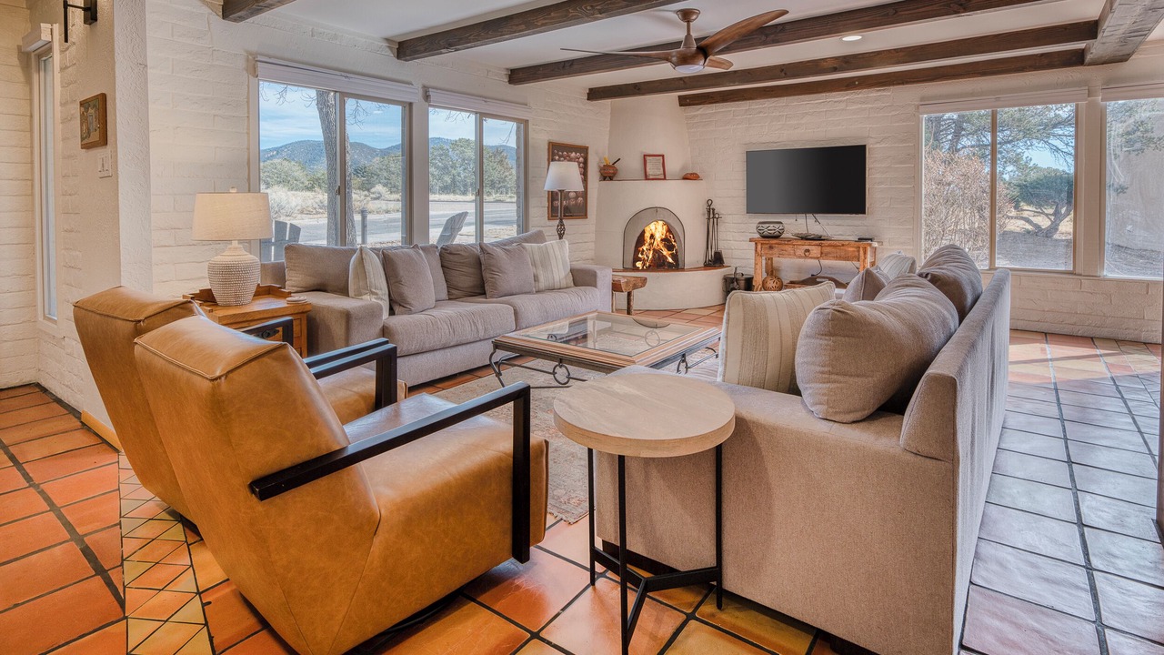 Photo of Livingroom in Northeast Santa Fe