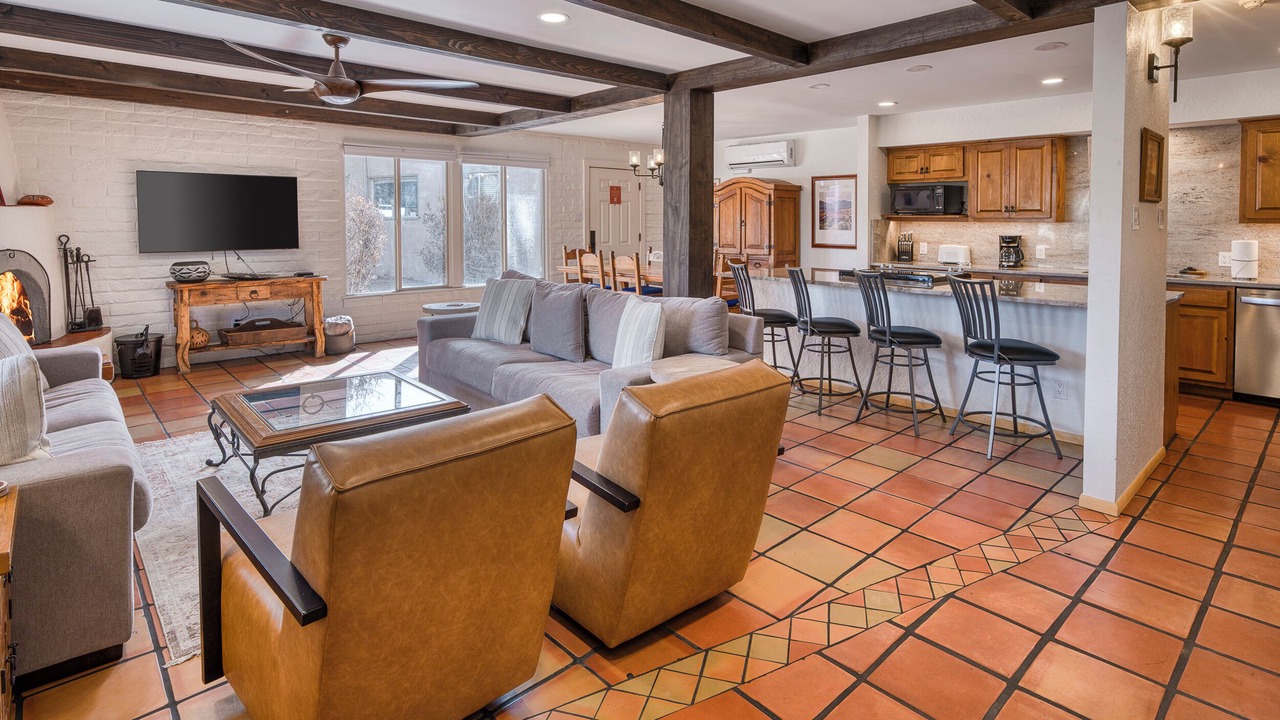 Photo of Livingroom in Northeast Santa Fe