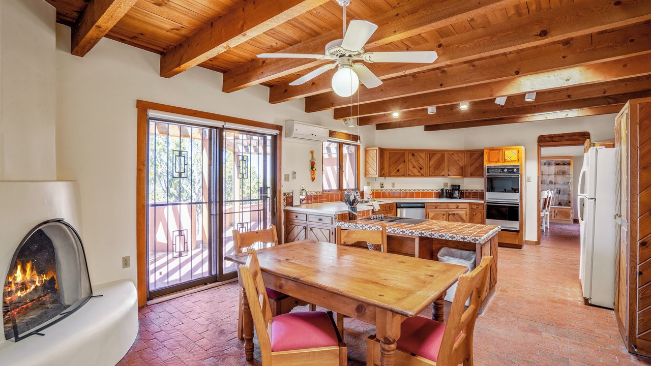 Photo of Livingroom in Chupadero