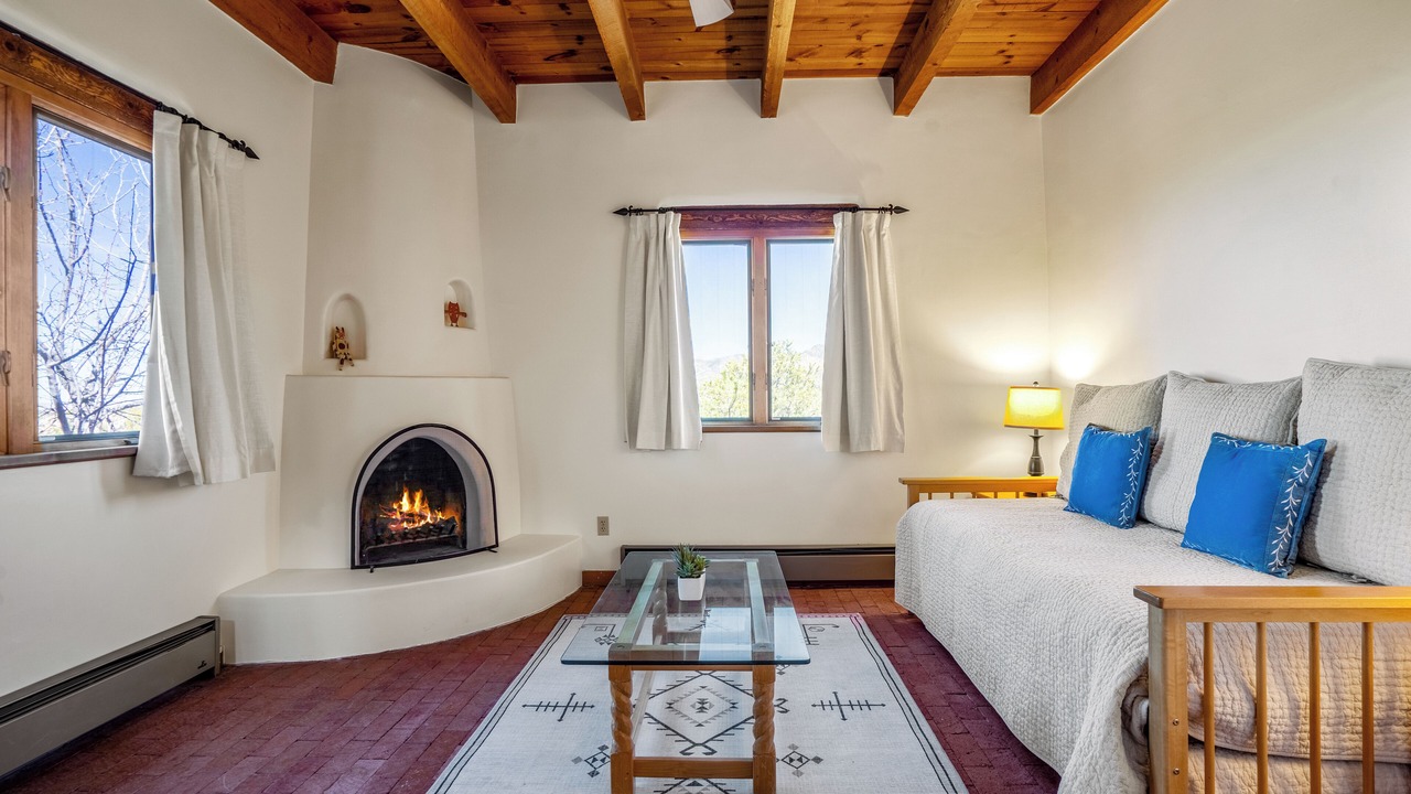 Photo of Livingroom in Chupadero
