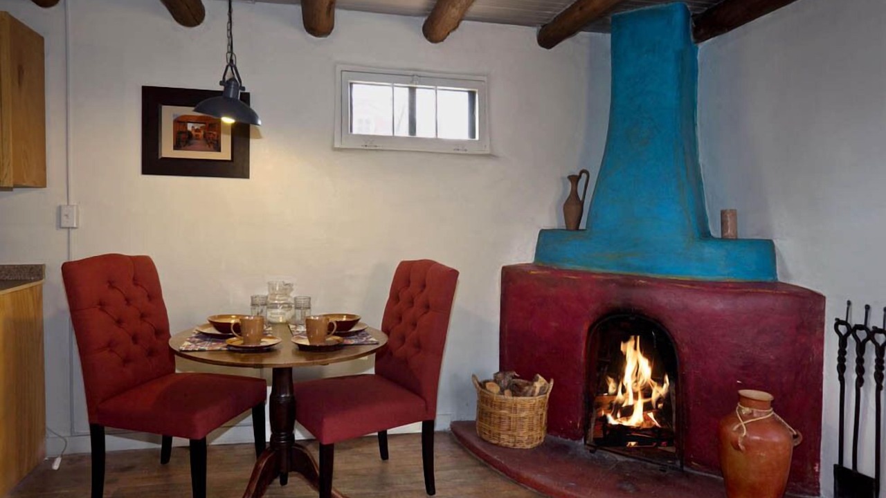 Photo of Livingroom in Historic Eastside