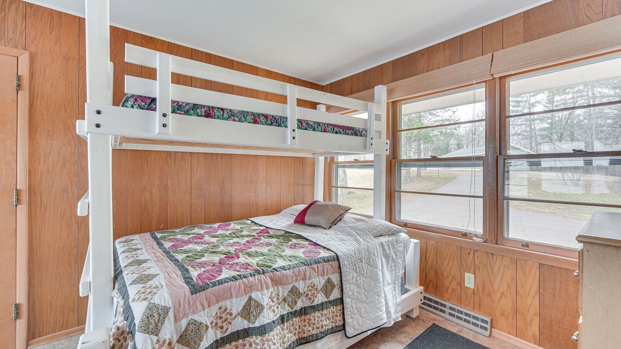 Photo of Bedroom in Holcombe