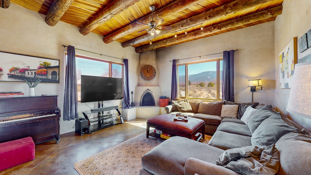 Photo of Livingroom in Taos