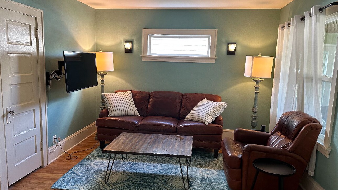 Photo of Livingroom in Macalester - Groveland