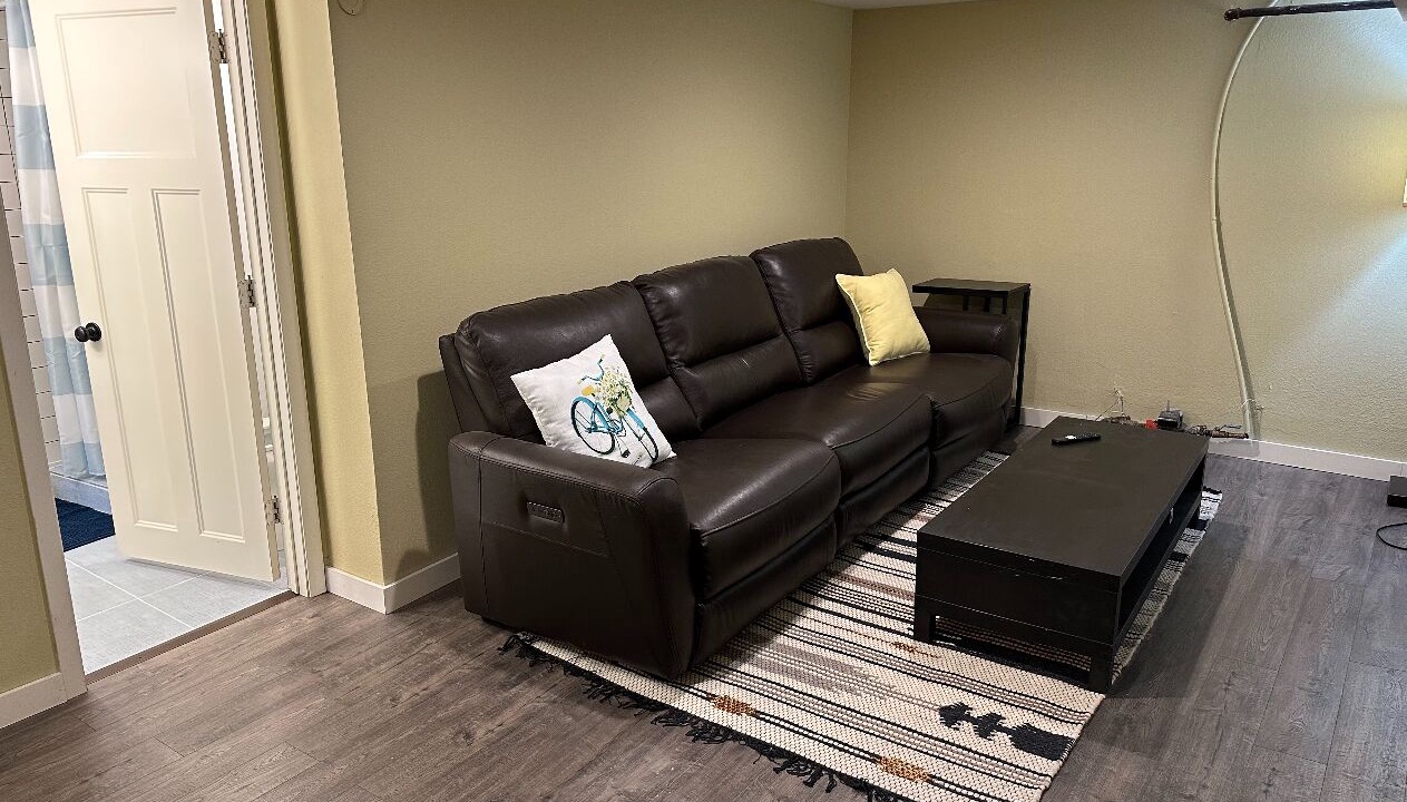Photo of Livingroom in Macalester - Groveland