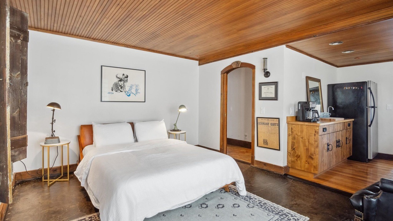 Photo of Bedroom in Downtown East