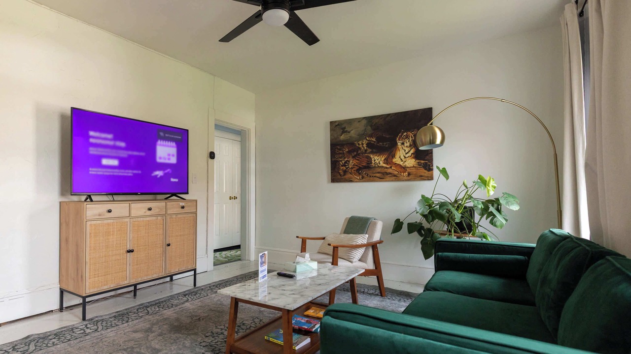 Photo of Bedroom in St. Albans Historic District
