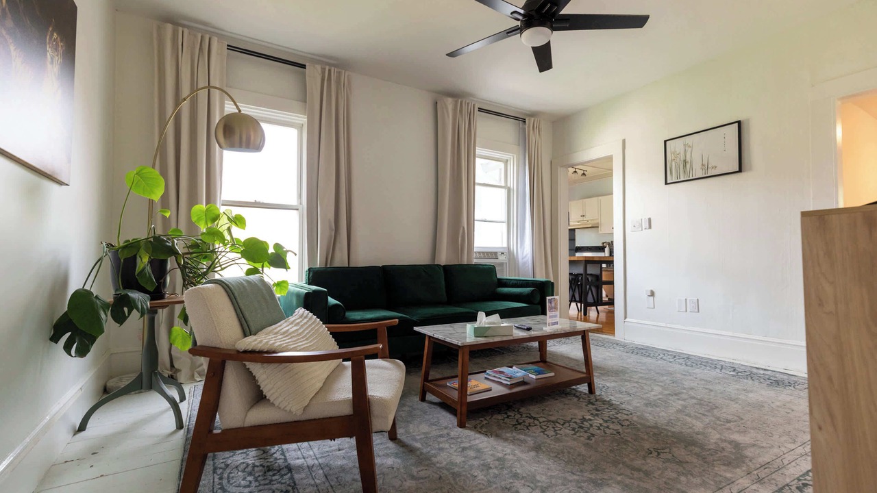 Photo of Bedroom in St. Albans Historic District