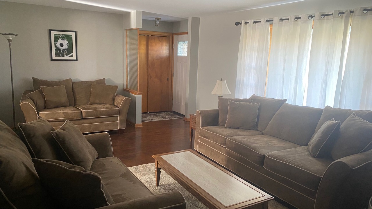Photo of Livingroom in Canton