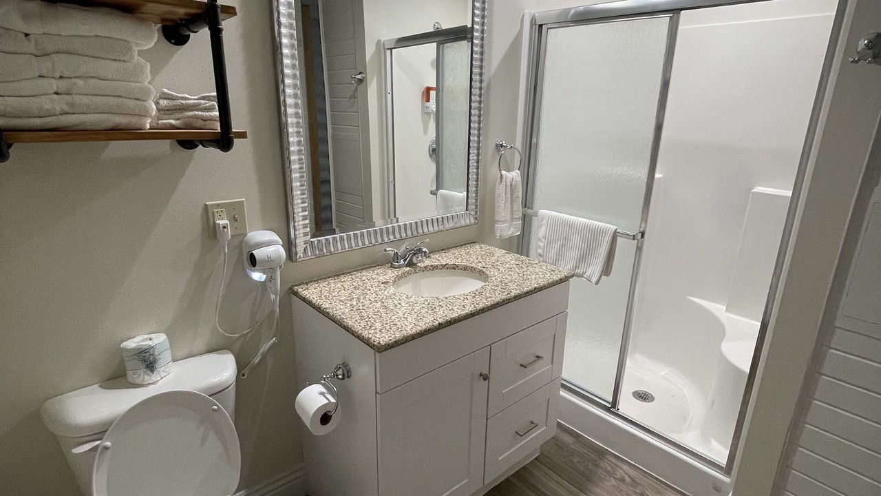 Photo of Bathroom in Gregory