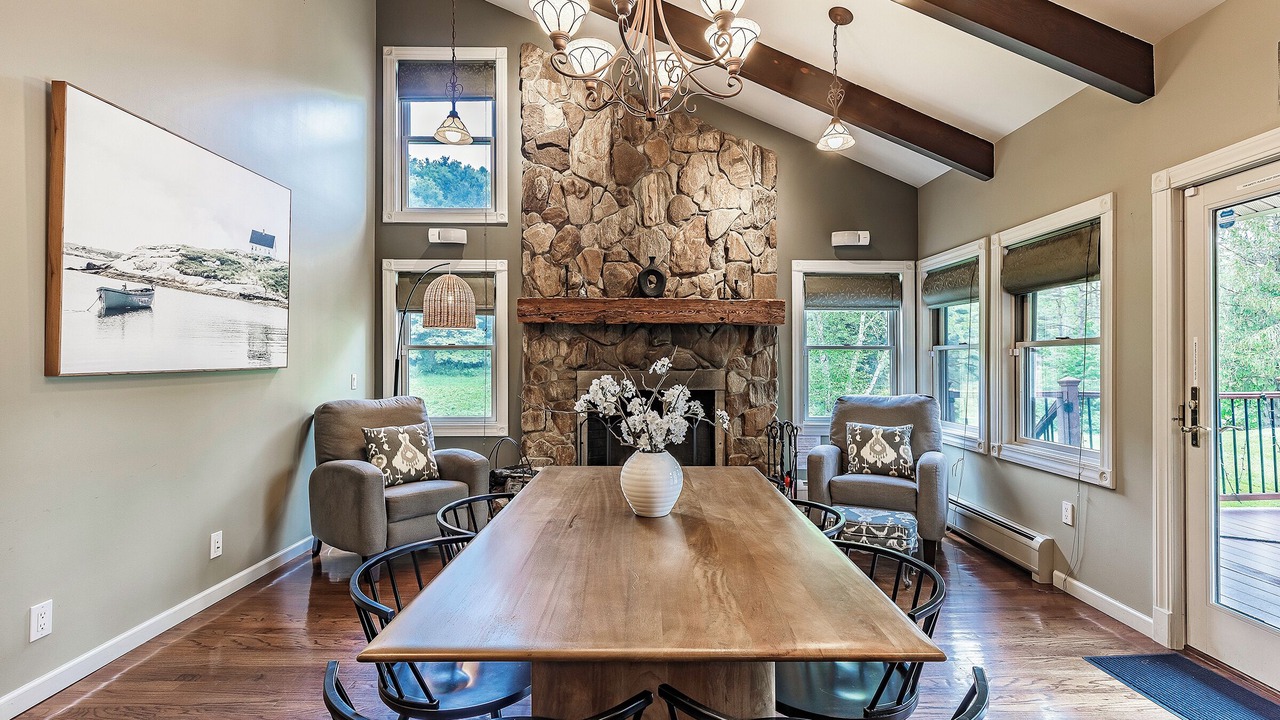 Photo of Livingroom in Lanesborough