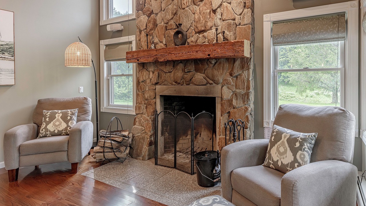 Photo of Livingroom in Lanesborough