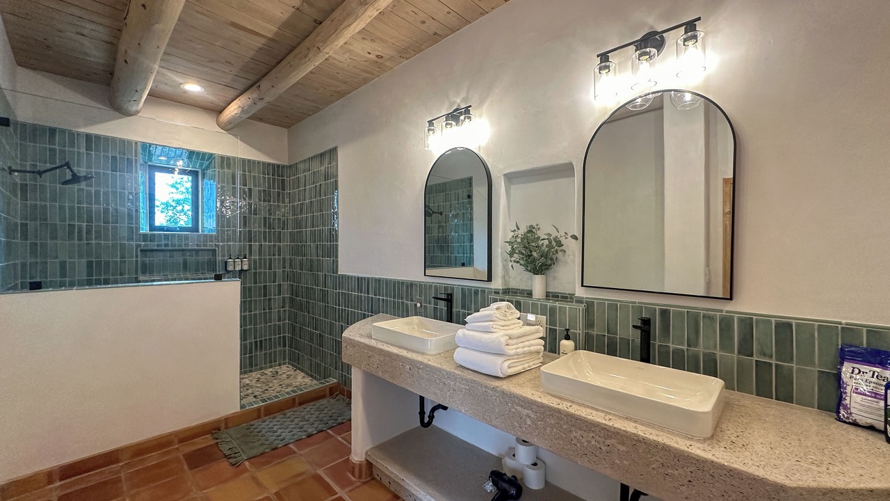 Photo of Bathroom in Arroyo Seco