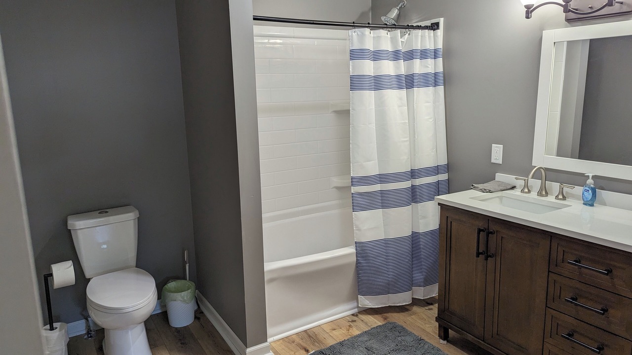 Photo of Bathroom in Siren