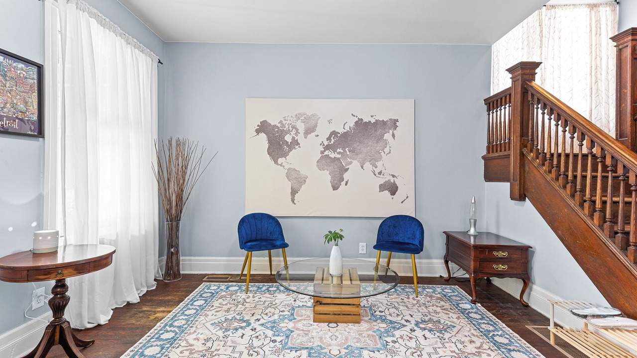 Photo of Livingroom in New Center Detroit