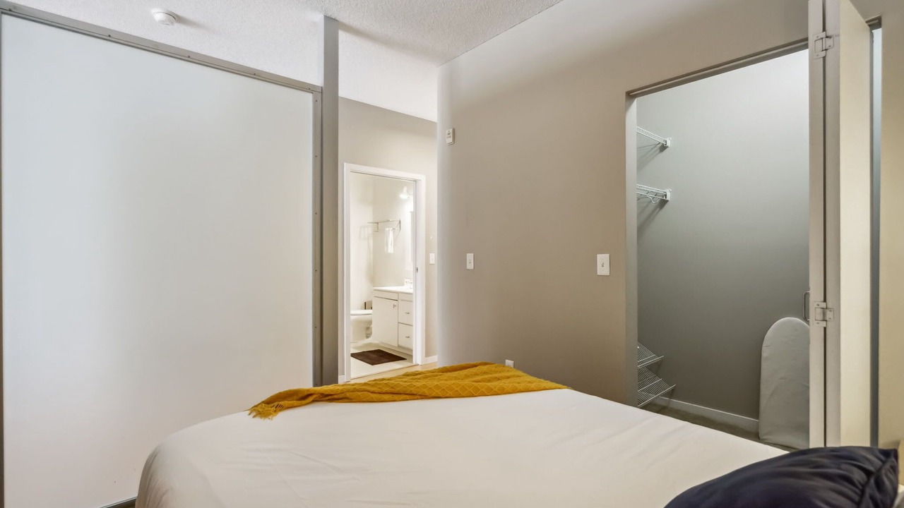 Photo of Bedroom in Mill District