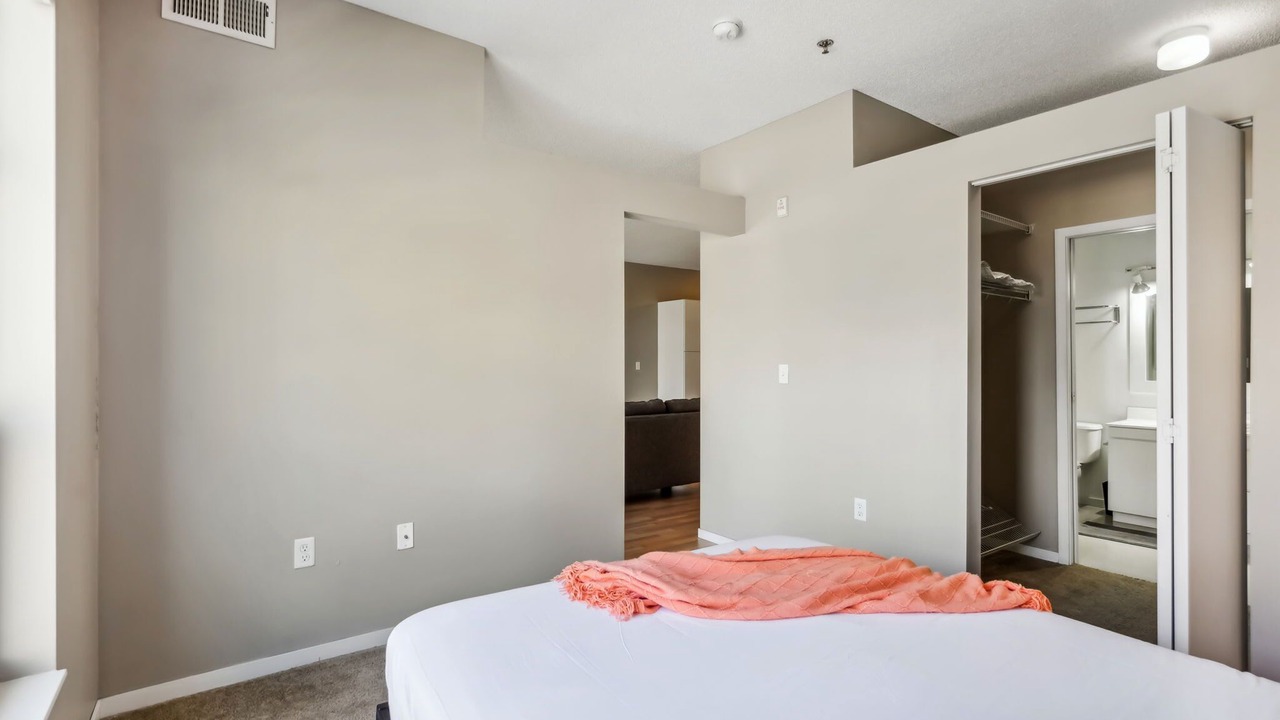 Photo of Bedroom in Mill District