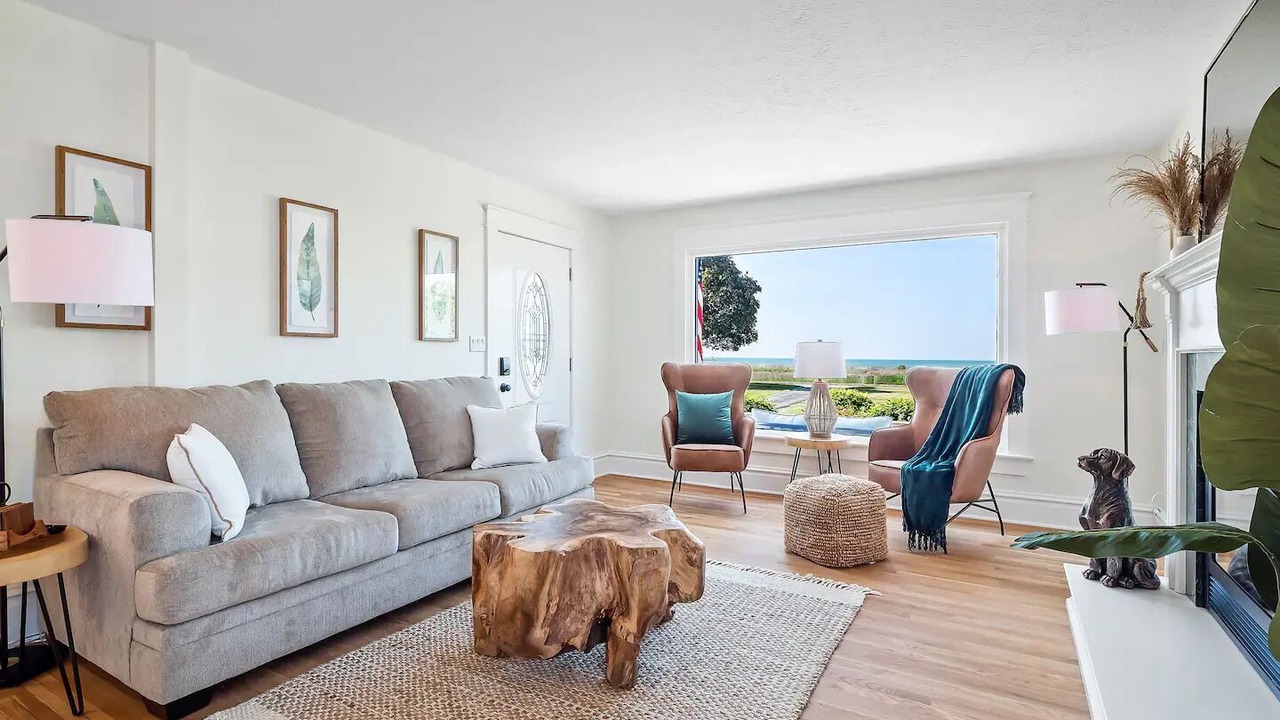 Photo of Livingroom in Port Clinton
