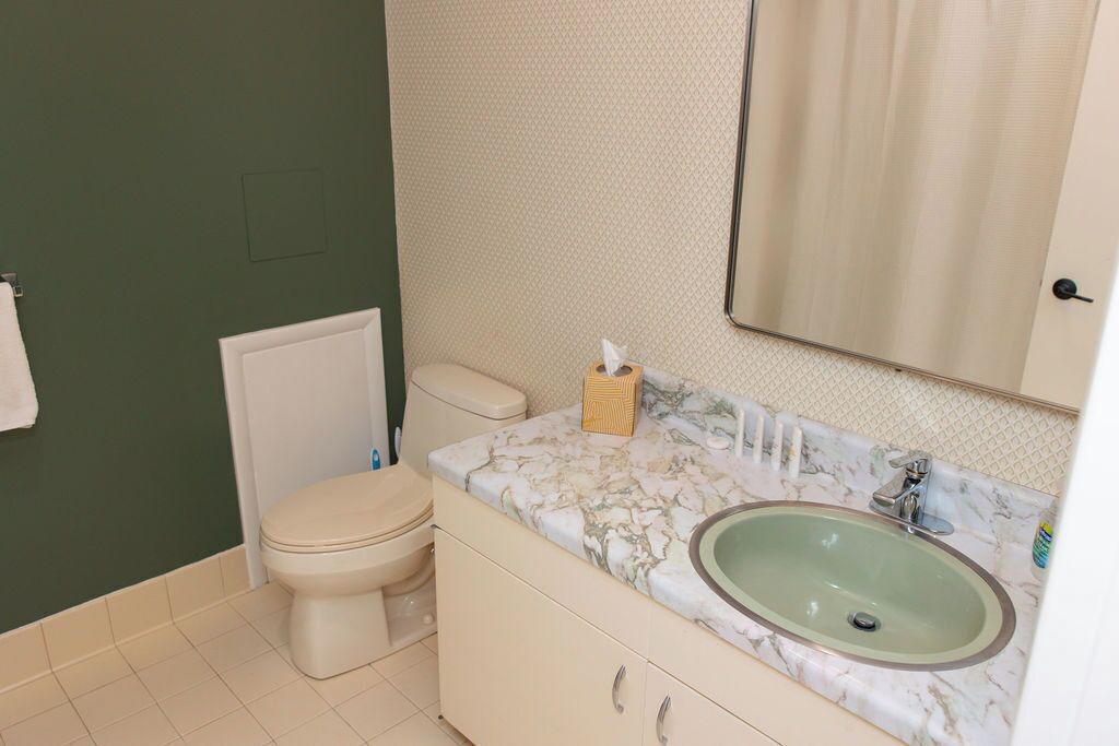Photo of Bathroom in Grissom - Highland
