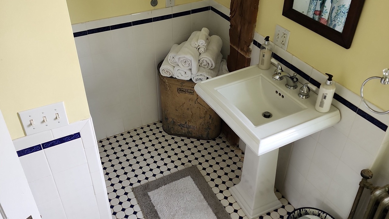 Photo of Bathroom in Shaftsbury